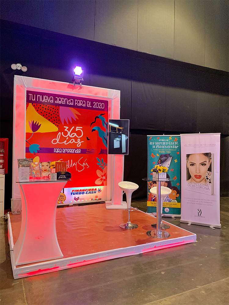 Stand de Inspírate en la Feria Internacional del Libro