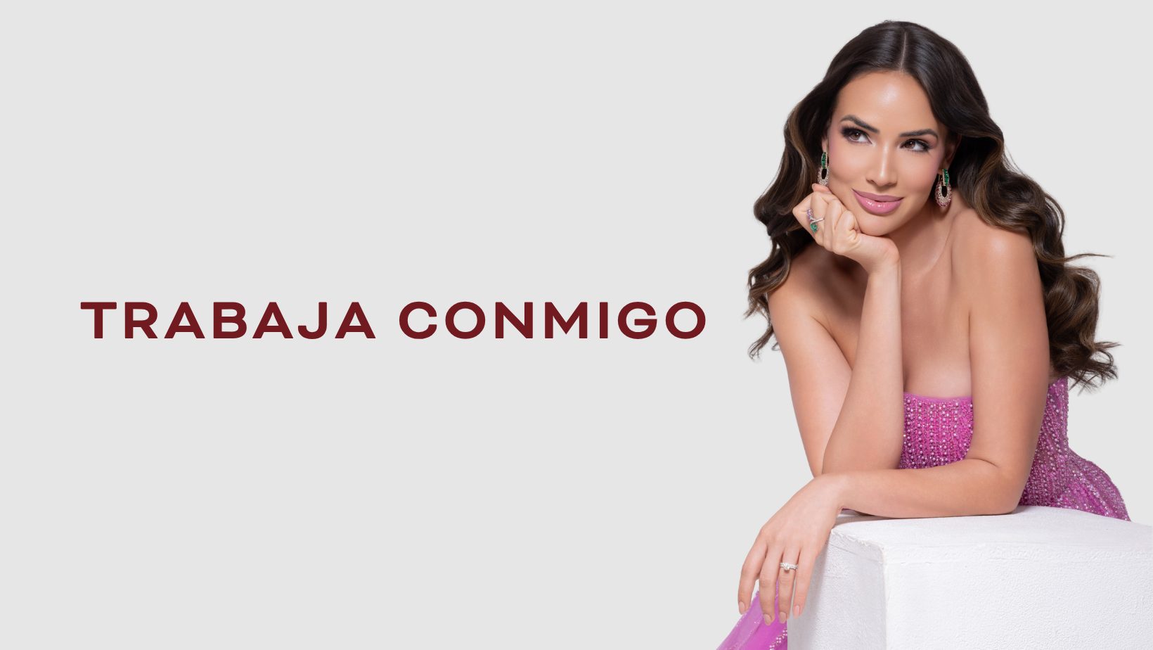 Trabaja conmigo: Sheldry Sáez con vestido rosa
